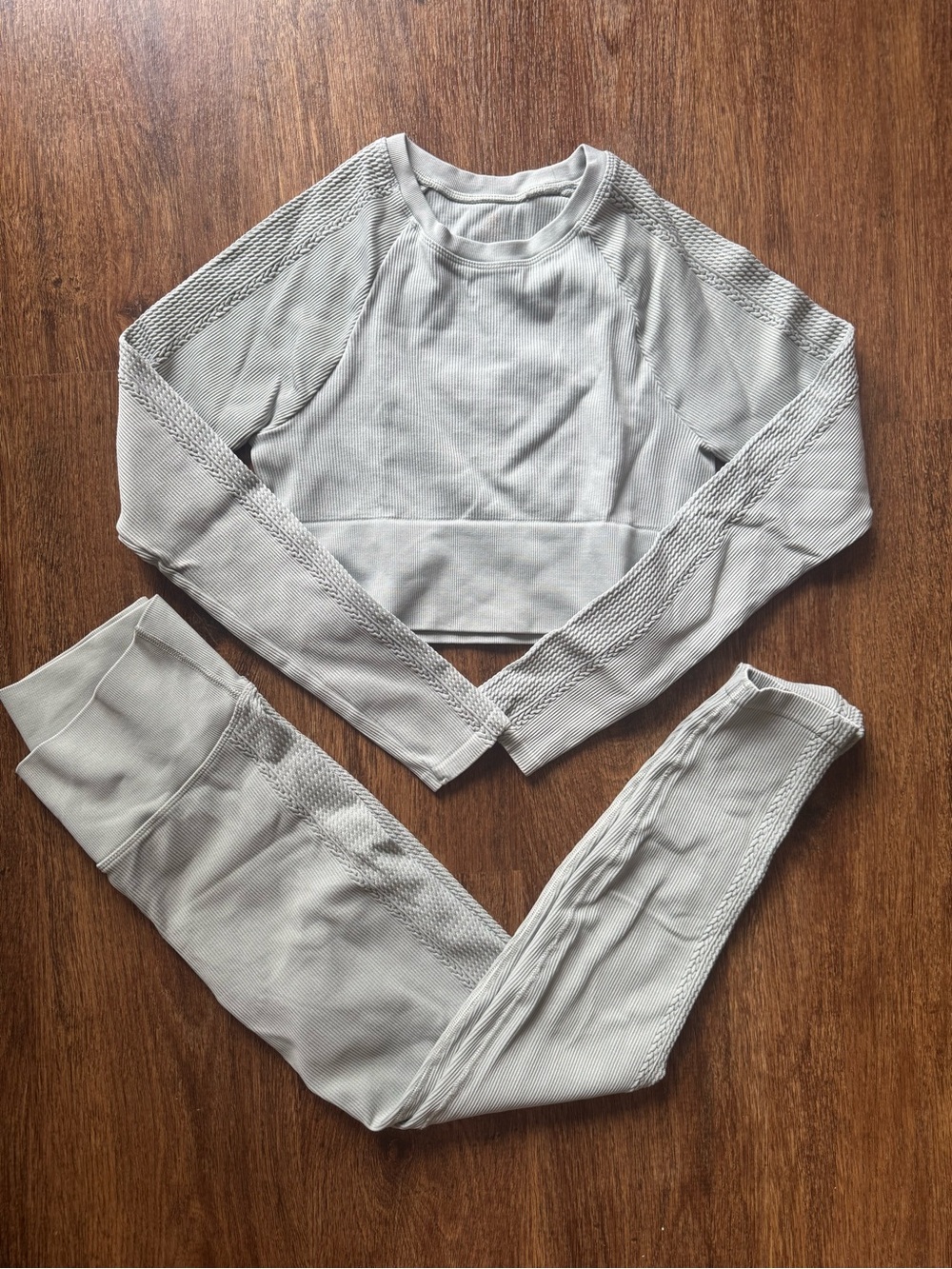 OFFLINE By Aerie Seamless Crop Long Sleeve and High Waisted Legging Set